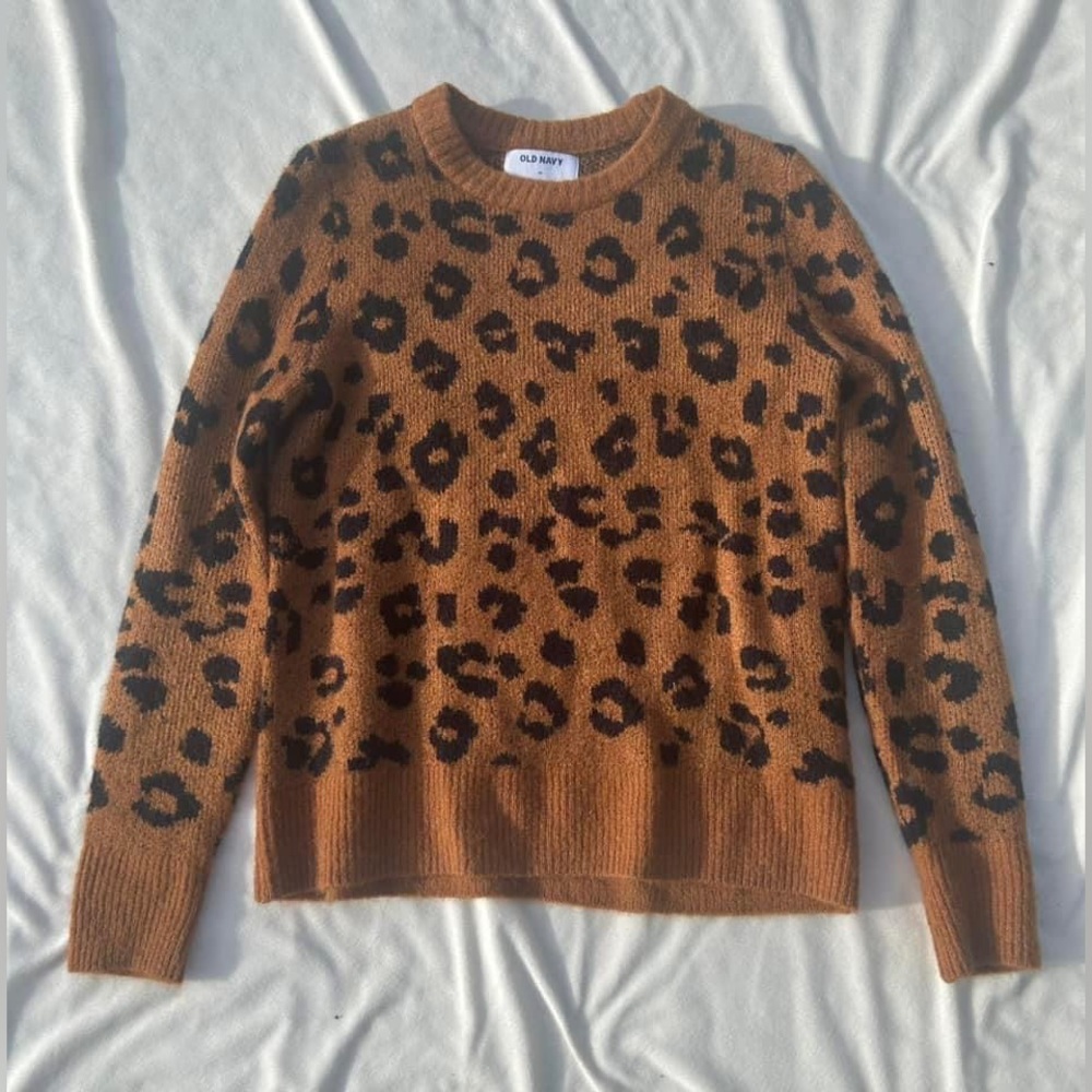 Old Navy leopard print sweater🐆